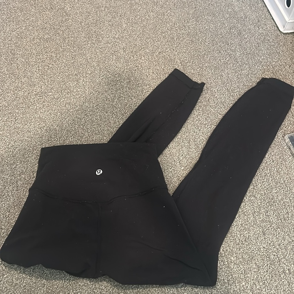 Aligns black Lululemon